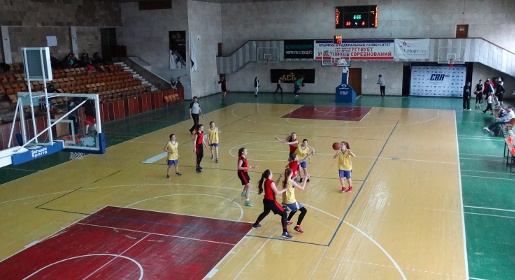 Юноши из Керчи и девушки из Симферополя стали победителями первенства Крыма по баскетболу (ФОТО)