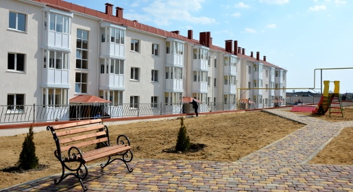 Переселенцы с санитарной зоны Крымского моста в Керчи заселяются в новые квартиры (ФОТОРЕПОРТАЖ)