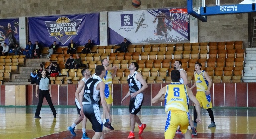 Команда КФУ победила ялтинскую «Волну» и вновь стала потенциальным лидером мужского баскетбольного чемпионата Крыма (ФОТО)