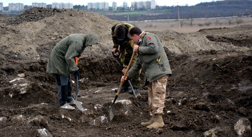 Археологи обнаружили захоронение скифских воинов в ходе раскопок на автоподходах к Крымскому мосту в Керчи (ФОТО)