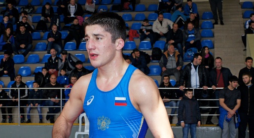 Крымчане выиграли две медали на юниорском первенстве России по вольной борьбе (ФОТО)