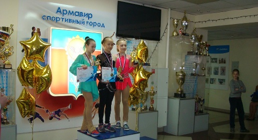 Севастопольские фигуристы завоевали 26 медалей на турнирах в Армавире и Ставрополе (ФОТО)