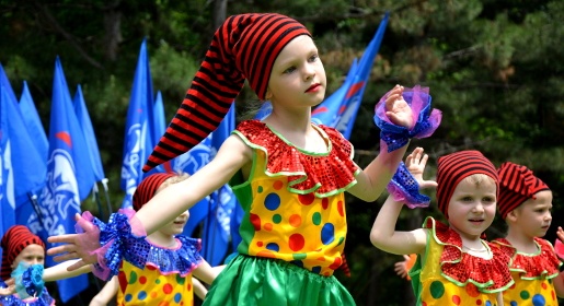 Скульптуры «ожили» в Симферополе в честь Дня защиты детей (ФОТО, ВИДЕО)