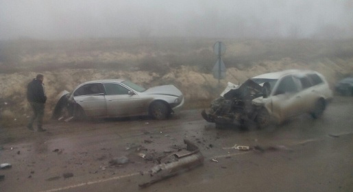 Два автомобиля столкнулись на Севастопольской трассе в районе выезда из Чистенького