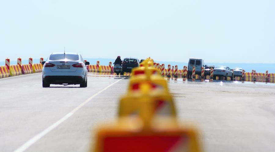 Подрядчик строительства трассы «Таврида» перед праздниками напомнил водителям о скоростном режиме