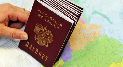 Участники войны, живущие в Крыму, получат паспорта РФ ко Дню Победы, а выпускники школ - до конца мая