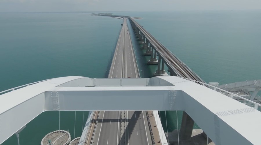 Восстановленная после ЧП автомобильная часть Крымского моста открыта для движения