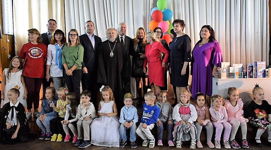 Поэт-песенник Илья Резник открыл в Ялте детский музыкальный театр «Маленькая страна»