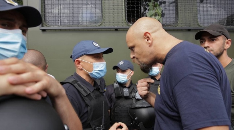 Украинские националисты-радикалы перешли к угрозам Зеленскому