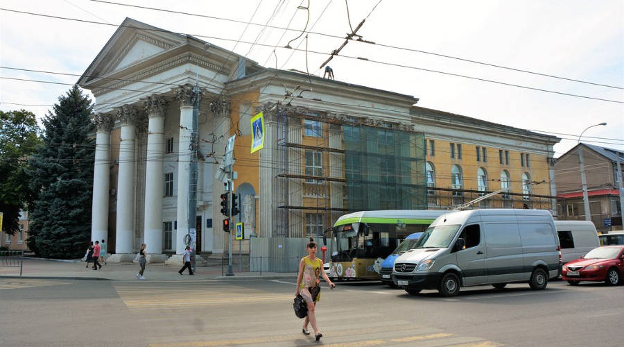 Власти Крыма настаивают на освобождении украинскими раскольниками здания в Симферополе