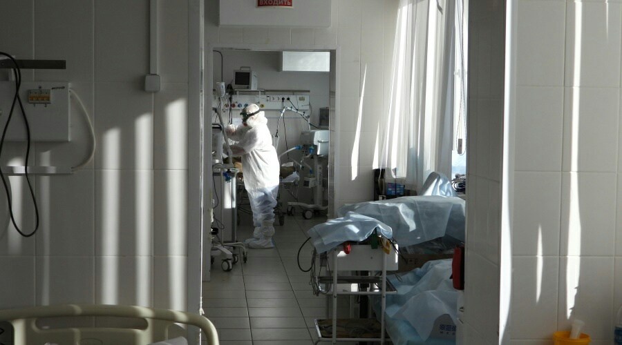 Восемь человек с коронавирусом умерли в Крыму за сутки 