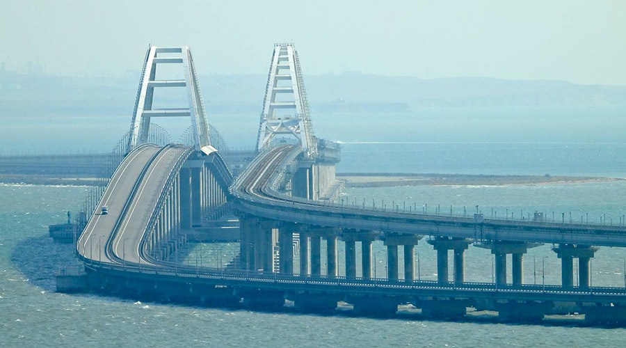 Движение по двум полосам Крымского моста поручено открыть завтра в течение дня