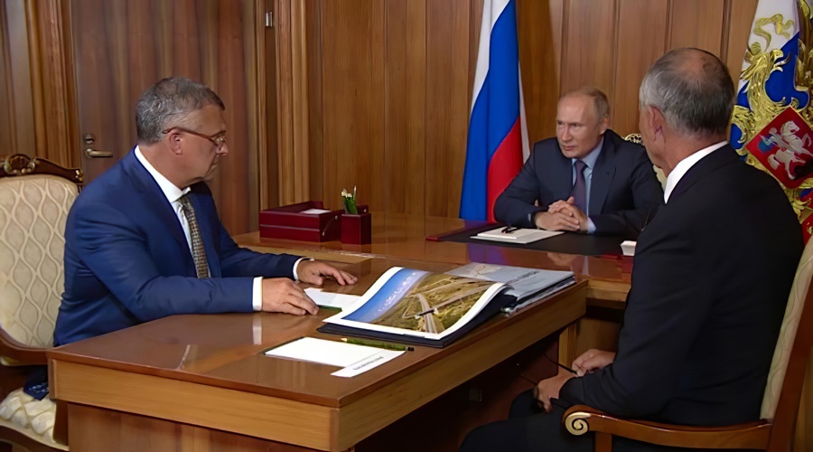 Путин присвоил звание заслуженного работника транспорта главному строителю «Тавриды» 