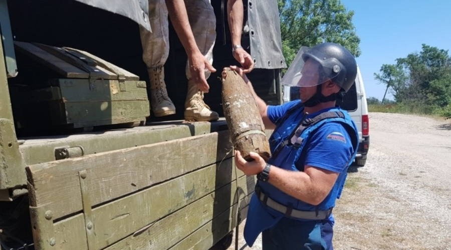 Пиротехники уничтожили более 750 взрывоопасных предметов в крепости Керчь с начала лета