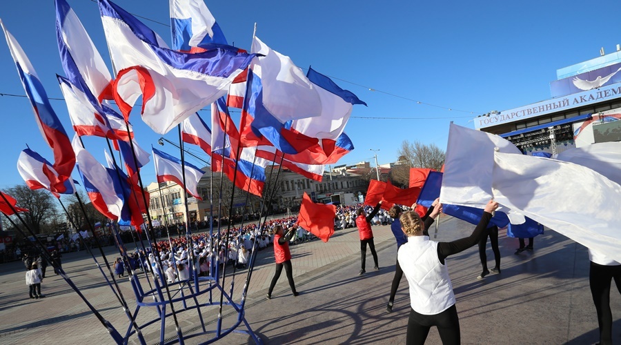 Минтруд Крыма напомнил о праздничных выходных в марте