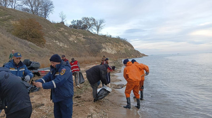 МЧС завершил уборку крымского побережья от мазута