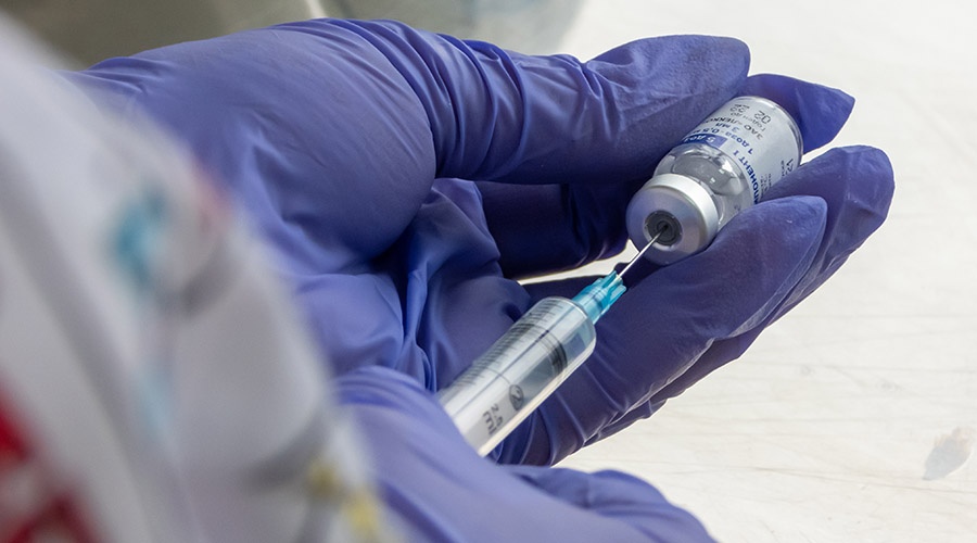 Темпы вакцинации от COVID-19 снизились в Крыму на фоне стремительного роста заболеваемости