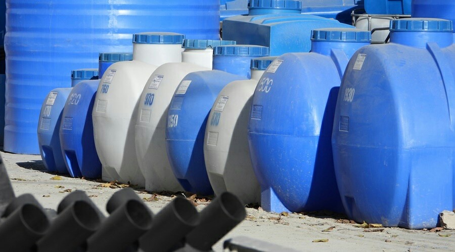 Производители емкостей для воды в Крыму вышли на пик продаж после введения графиков