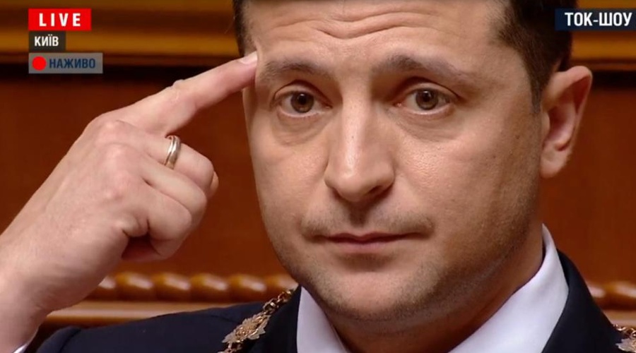 Зеленский предложил украинскому правительству уйти в отставку