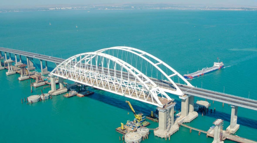 Минтранс РФ готовится к досрочной сдаче в эксплуатацию Крымского моста