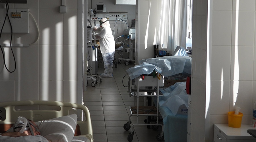 Пациентов ковидных госпиталей Ялты и Керчи эвакуировать не стали