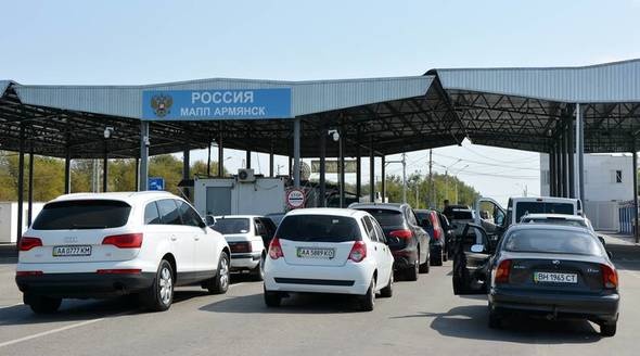 Границу с Украиной в Крыму ежедневно пересекают 15 тысяч человек