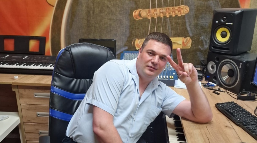 Виталий Молошник: новый исполнитель на российской сцене
