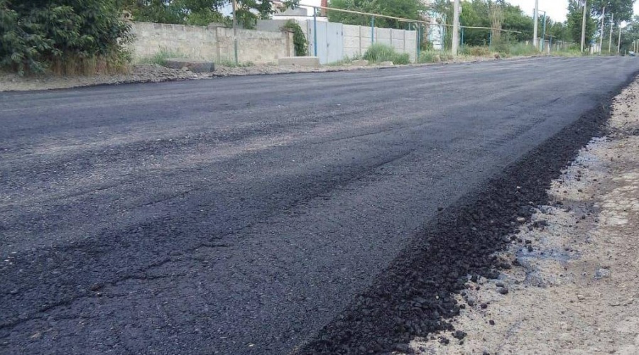 «Крымавтодор» начал ремонт центральной улицы в Багерово