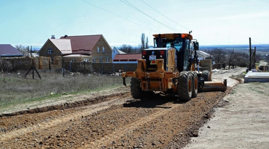 Дорожники завершили восстановление и подсыпку грунтовых дорог в Крыму