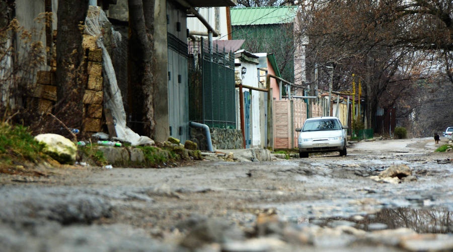 Половина симферопольских улиц не асфальтированы – Маленко