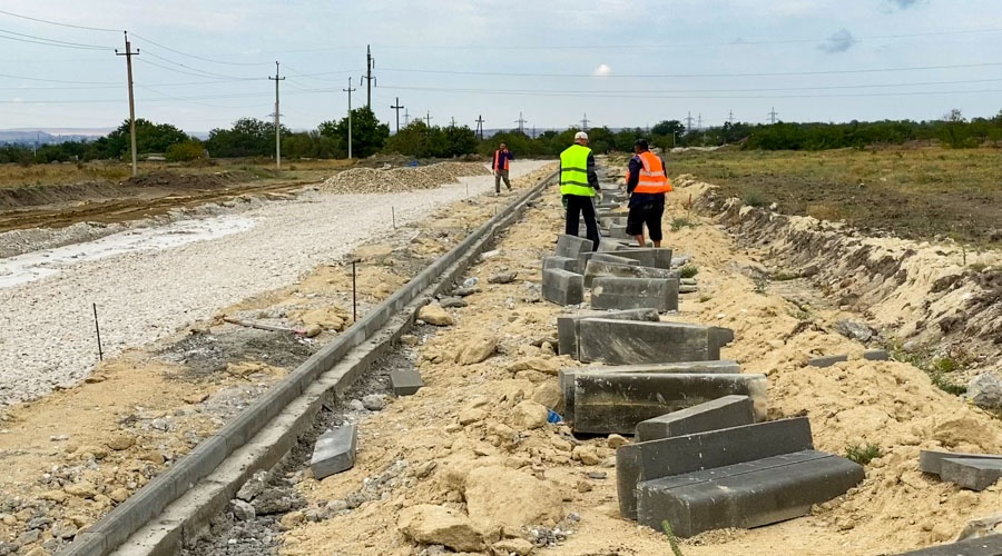 Подрядчик срывает строительство дороги к новому микрорайону в Керчи
