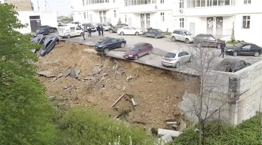 Директор департамента архитектуры Севастополя ответит за обрушение парковки с автомобилями