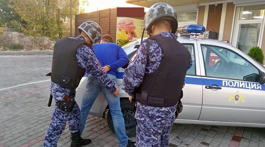 Симферополец пытался украсть цветные карандаши на 15 тыс рублей