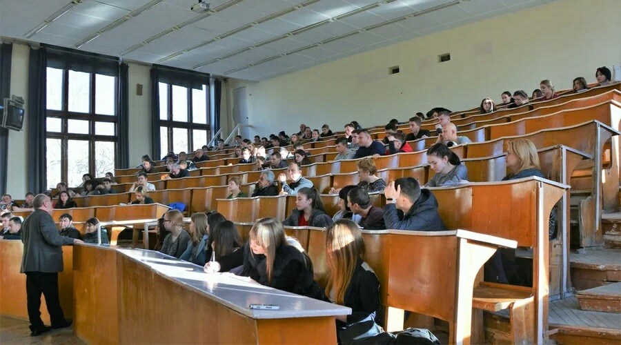 Около 100 тысяч иностранных студентов не могут въехать в Россию из-за пандемии