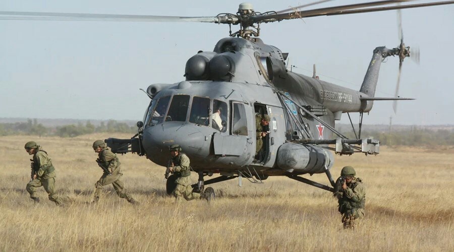 Более полусотни вертолётов прикрывают подразделения ЧФ и ЮВО во время учений