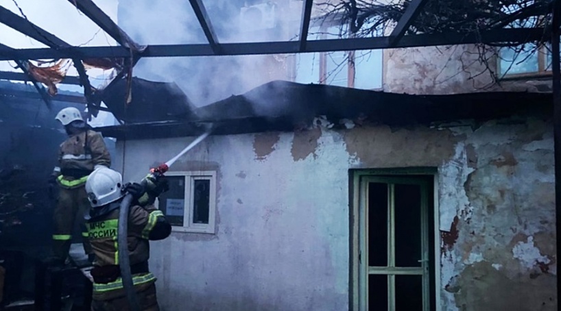 Два человека погибли на крупном пожаре в Алупке