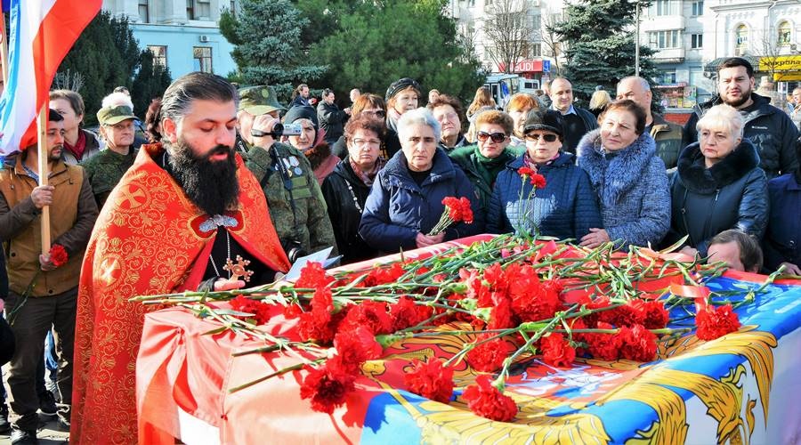 Останки погибших в боях за Крым красноармейцев передают родственникам в Армению
