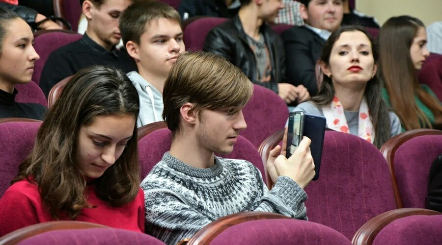 Курс «Основы взрослой жизни» для старшеклассников предложили ввести в России