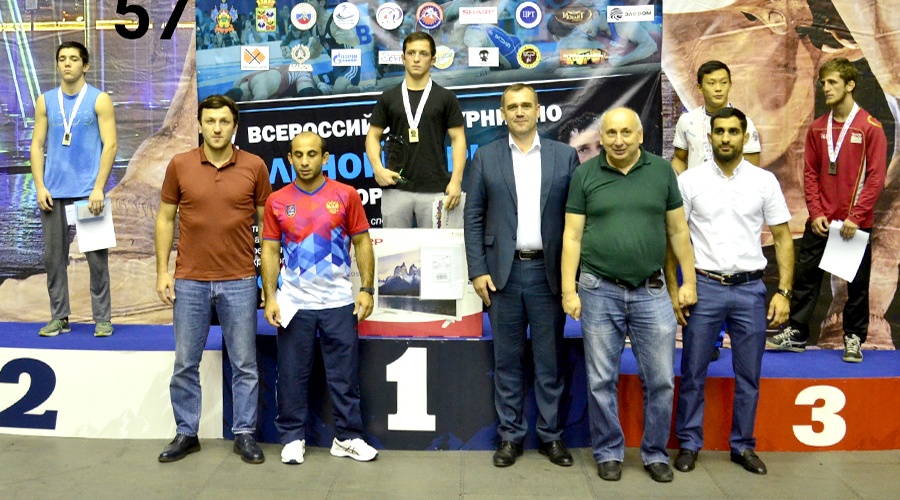 Спортсмен из Красноперекопска выиграл «бронзу» на всероссийском турнире по вольной борьбе