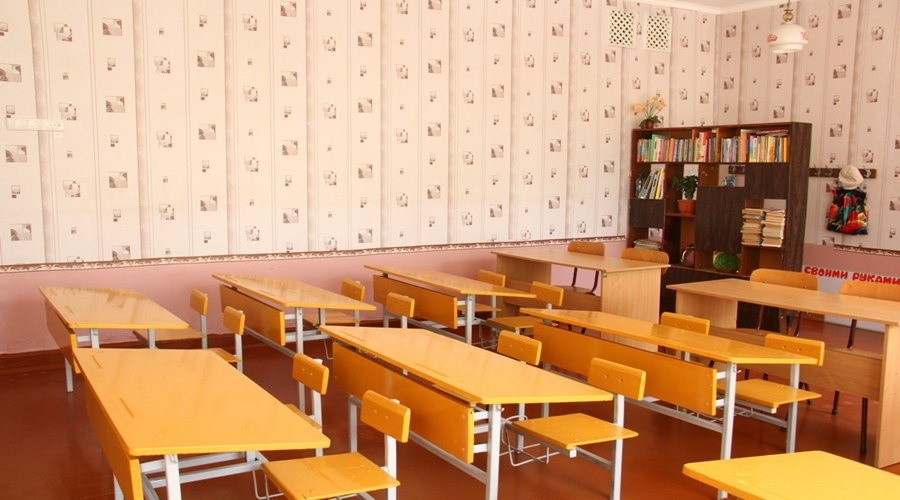 Четыре школы и 74 класса в Крыму закрыты на карантин по COVID-19 и ОРВИ