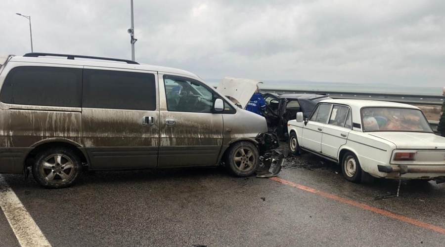 В ДТП на Крымском мосту погибли три человека – МВД