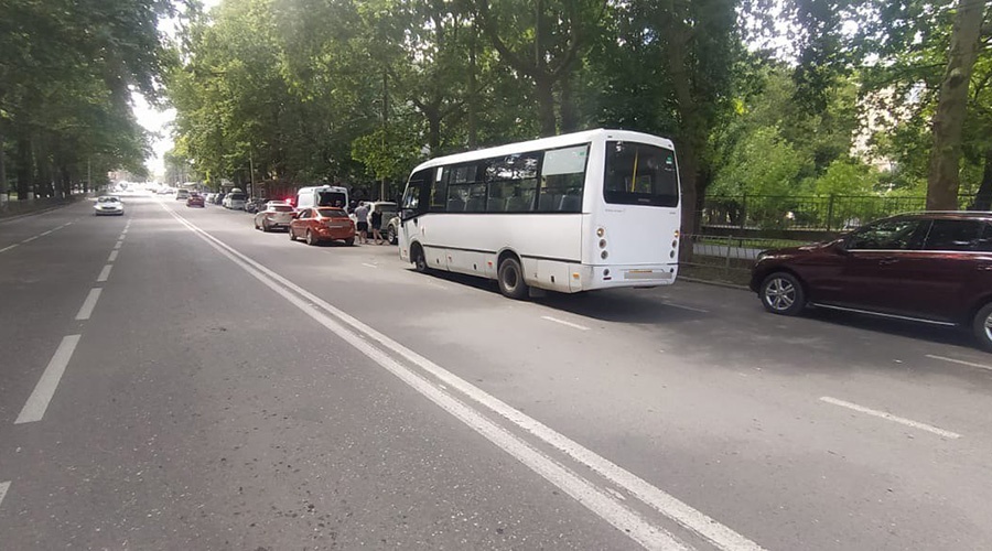 Две женщины пострадали в ДТП с автобусом в Симферополе