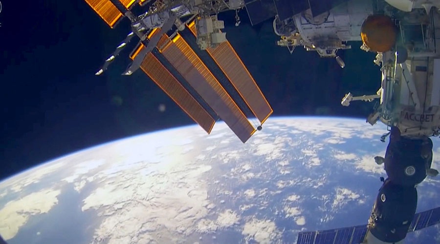 Космонавты с орбиты поздравили с 60-летием евпаторийский Центр дальней космической связи