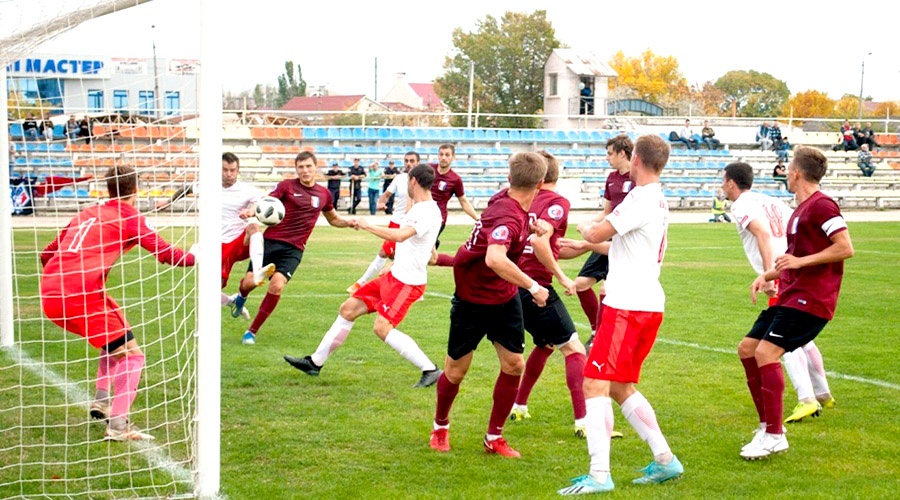Керченская и севастопольская команды получили красные карточки в 8 туре чемпионата Премьер-лиги КФС