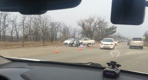 Авария на Евпаторийском шоссе под Симферополем унесла жизнь водителя легковушки
