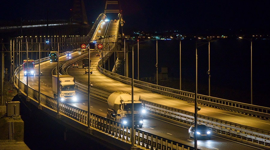 Больше 700 тыс грузовиков проехало по Крымскому мосту с октября прошлого года