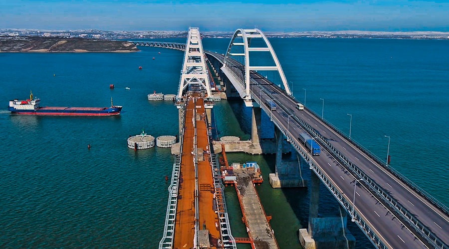 Технологические поезда в августе смогут ходить по всей длине Крымского моста 