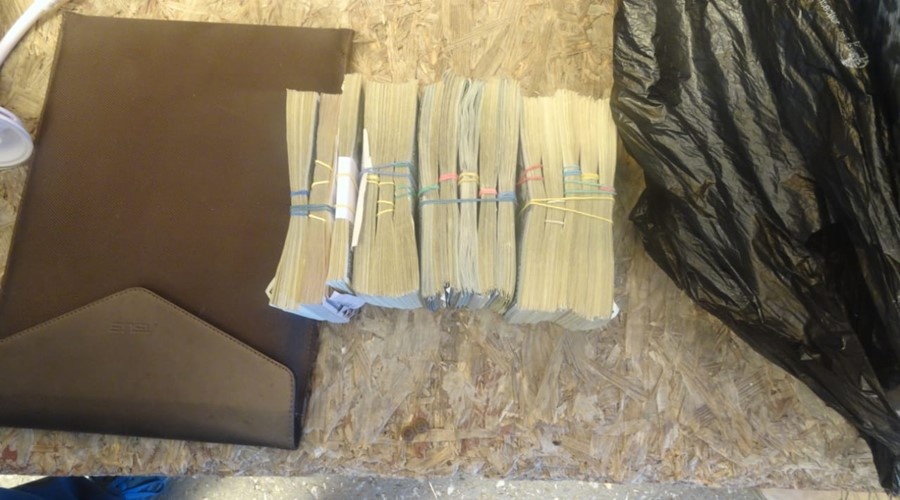 Украинец пытался незаконно ввезти в Крым более 150 тысяч долларов