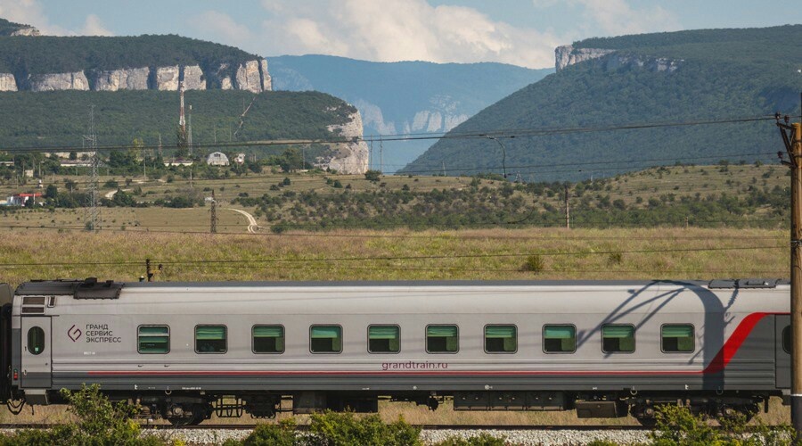 Поезда «Таврия» на майские праздники будут ходить в Крым по 10 маршрутам