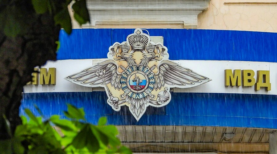 МВД по Крыму проводит проверку после задержания ялтинского следователя